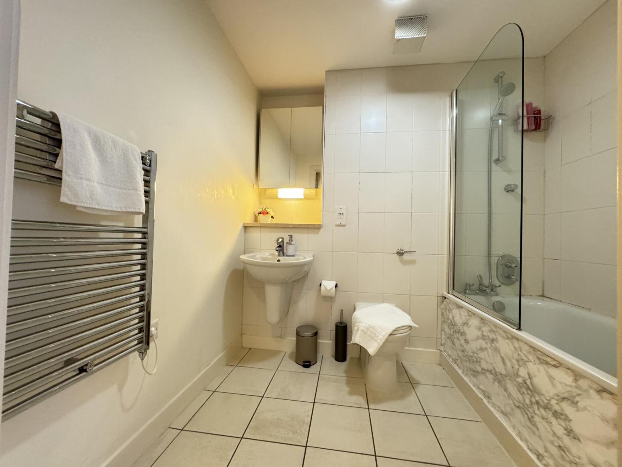 לונדון Cosy Modern Tower Bridge Apartment מראה חיצוני תמונה